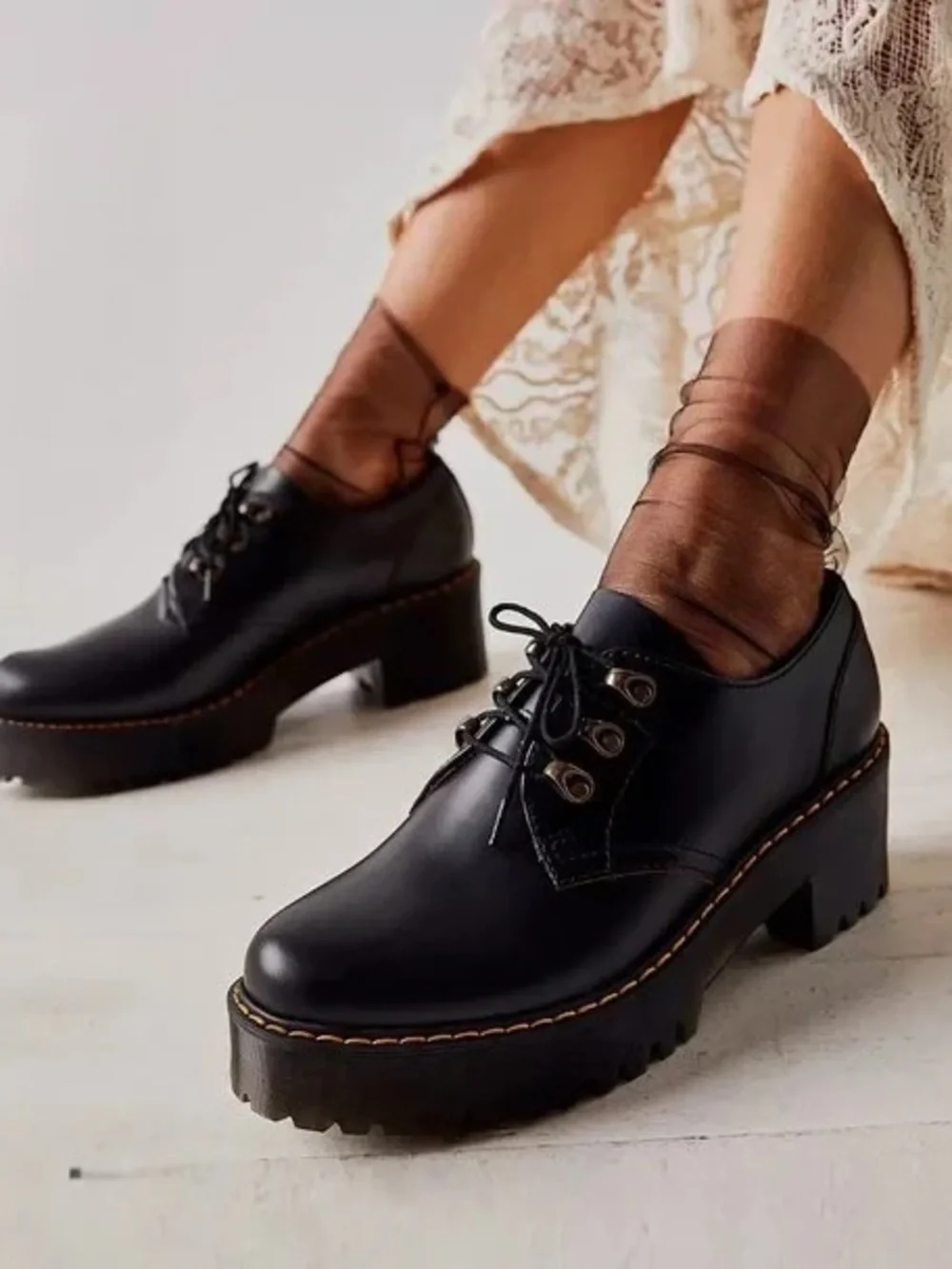 Dr. Martens Leona Lo Black Leather Platform Heeled Oxford Shoes 9